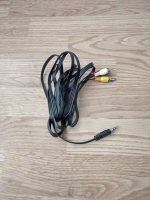 3,5 mm jack to RCA AV kaapeli