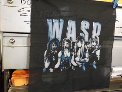 W.A.S.P. MINI-LIPPU (+)
