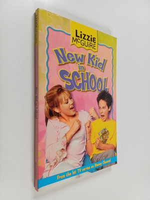 Jasmine Jones : New kid in school