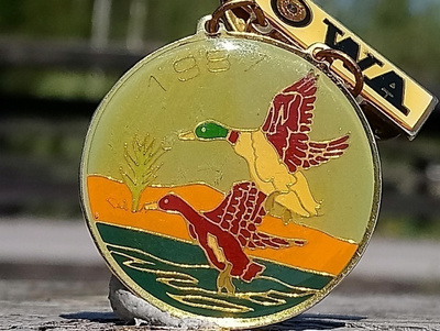 IOWA merkki. Halkaisija - 49 mm.