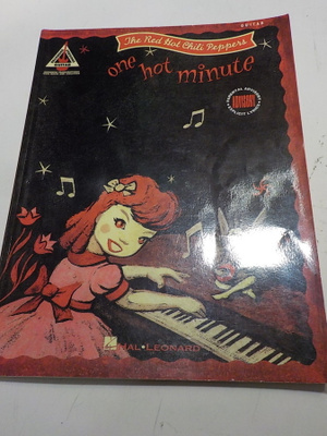 RED HOT CHILI PEPPERS ONE HOT MINUTE KITARA NUOTTIKIRJA