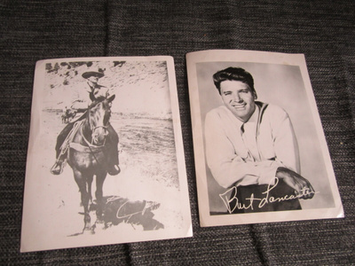 2 VANHAA VALOKUVAA - JOHN WAYNE &  BURT LANCASTER