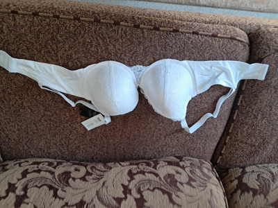 Uusi valkoinen rintalivit