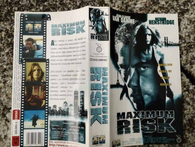 Maximum risk kansipaperi