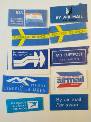 Postimerkki lentopostilipukkeita 9 erilaista
