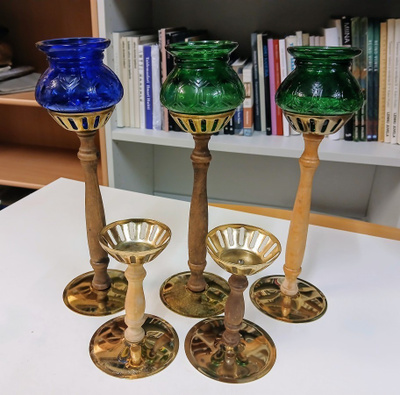 Jalallisia tuikkuja jalkoja/kupuja
