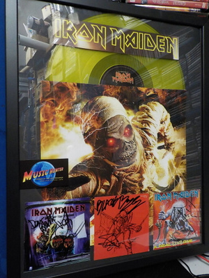 IRON MAIDEN TAULU KUUDELLA NIMMARILLA