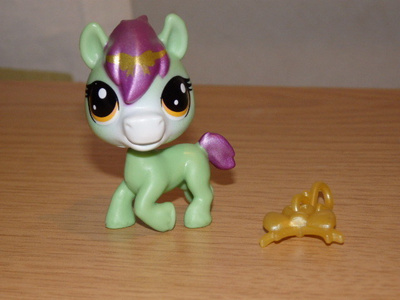 LITTLEST PET SHOP vihreä "Rhodes" HEVONEN, PONI + amuletti