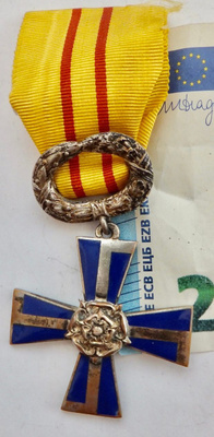 VANHA Vapaudenristi 4 lk 1918 Kansalaisansioista Kelt. Nauha