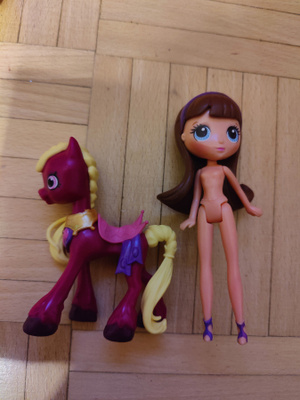 Blythe ja Shopkins poni