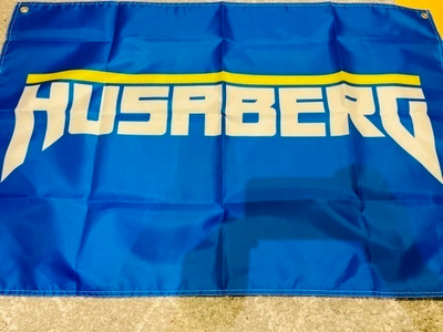 Husaberg moottoripyörä lippu