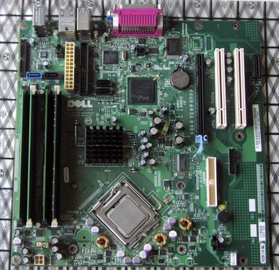 Dell BTX emolevy, GX620 koneesta, CPU ja muistia