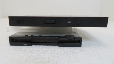 NEC FLOPPY DRIVE ja TEAC CD-ROM VM 2003 RETRO