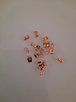 10 kpl Korvakorun tausta 6x3mm