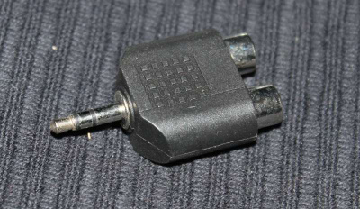 3,5mm stereoplug - 2xRCA Naaras Adapteri
