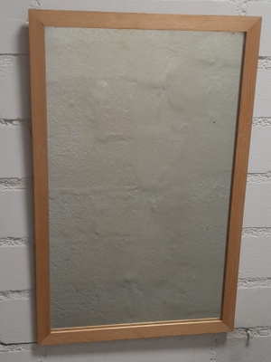 Vintage seinäpeili puukehyksessä
