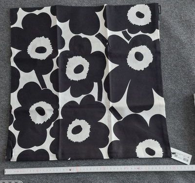 Marimekko MUSTA Pieni Unikko TYYNYNPÄÄLLINEN
