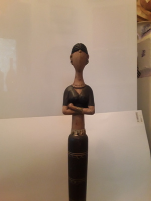 Itämainen puuveistos korkeus 56.5 cm