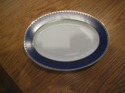 Apilanlehti tarjoiluastia