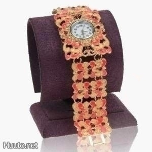 134 .. Upea Kaunis  Charm Ladies Kello / Rannekoru