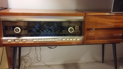 Rigonda Simfonija Stereo putkiradio.