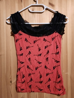 River Island kitarapaita pitseillä