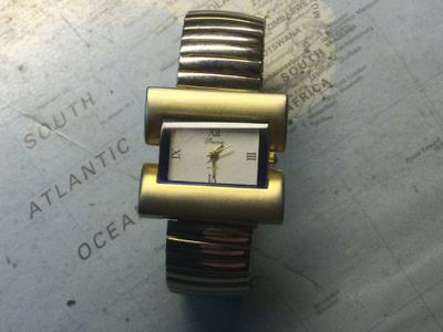 Premia quartz rannekello