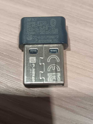 Plantronics / Poly BT700 -Bluetooth USB-adapteri