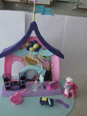 My Little Pony Pinkie Pien talo + pony + tavarat
