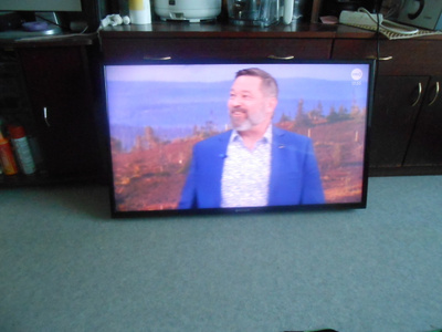 Procaster 40", LE-40F550H + kaukosäädin.