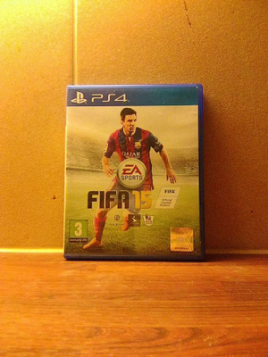 PS 4: FIFA 15