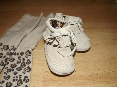 Zara nahkatöppöset ja Benetton sukkahousut, UUDET!