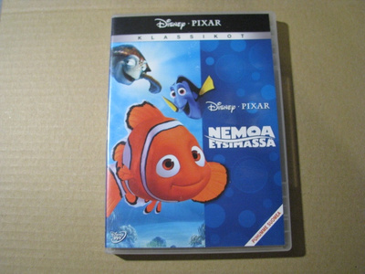 NEMOA ETSIMÄSSÄ ( Disney / Pixar )