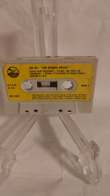 UB 40: "The Singles Album"