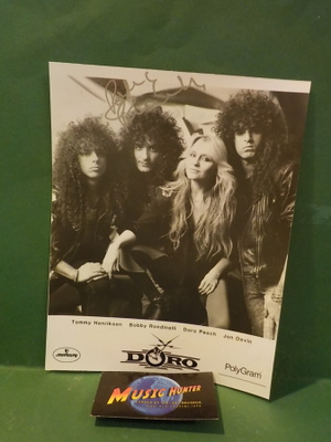 DORO - BOBBY RONDINELLIN NIMIKIRJOITUS