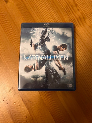Outolintu sarja: kapinallinen  blu-ray