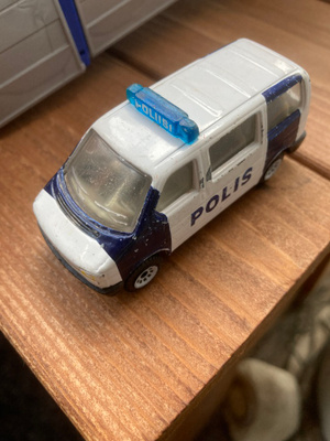 Volkswagen T4 poliisiauto Siku n 1/64 pikkuauto.