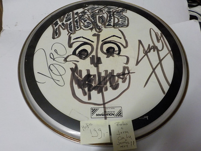 MISFITS ROBO & JERRY ONLY NIMIKIRJOITUKSET RUMPUKALVOSSA