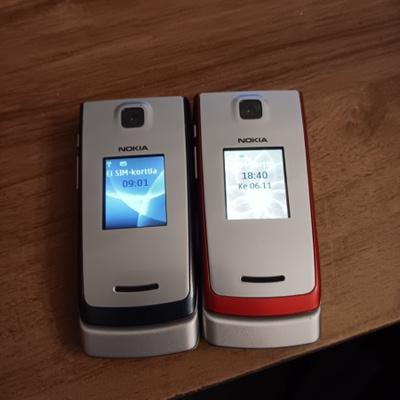 Nokia 3610fold  punainen