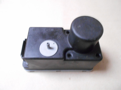 Keskuslukituksen pumppu 1H0962257. VW Vento, 1991-1998