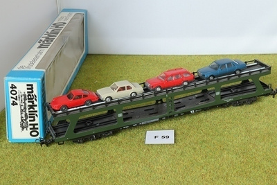#F59 Märklin 4074 autojenkuljetusvaunu + 4 autoa