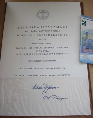 Luovari Keskuskauppakamari 20 v. Ansiomerkki + Alkup. Kannet