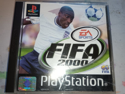 PS1 Fifa 2000 videopeli Black Label CIB PAL