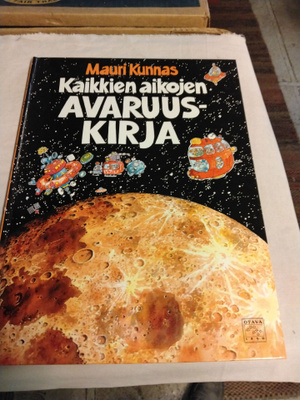 mauri kunnas kaikkien aijojen avaruuskirja