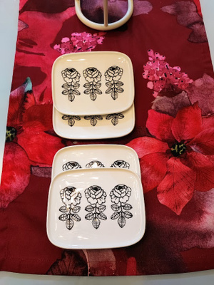 Vihkiruusu lautaset 15e/kpl (Marimekko)