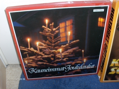 Kauneimmat joululaulut, kultaiset sävelet, ym. albumeina
