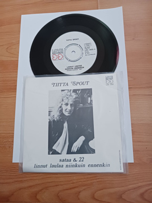 Tiitta Spout – Sataa & 22 7" ps orig 1974 Love Records mint