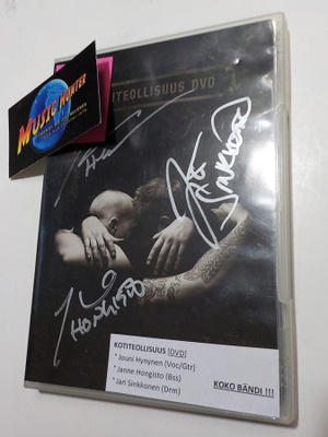 KOTITEOLLISUUS DVD KOKO BÄNDIN NIMMAREILLA