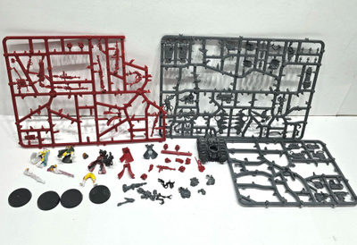 WH40K - 4x Mechanicus Skitarii + Battle Servitor osia [K146]