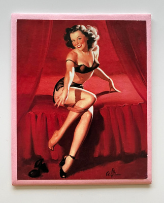 * Pin-up-magneetti * brunetti riisuu sängyllä *
